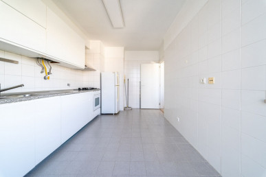 2-bedroom apartment in Olivais – River View & Premium Location, Property for sale in EVW-047TDX