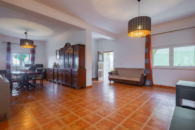 5+1 bedroom villa in Porto Salvo: Space, Versatility and Exclusivity, Property for sale in EVW-047U6X
