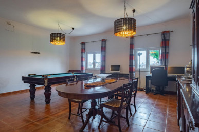 5+1 bedroom villa in Porto Salvo: Space, Versatility and Exclusivity, Property for sale in EVW-047U6X