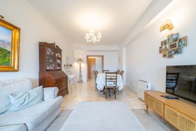 Fantastic 3-bedroom condo with pool., Property for sale in EVW-0483PE