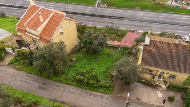 Urban land with 507 m² in Caneças, Property for sale in EVW-047BK1