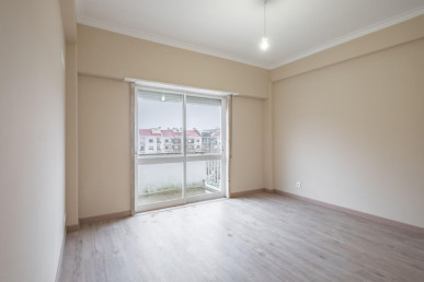1 Bedroom apartment Renovated in Campo de Ourique, Property for sale in EVW-047FQ9