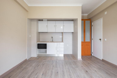 1 Bedroom apartment Renovated in Campo de Ourique, Property for sale in EVW-047FQ9
