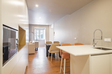 2 Bedroom apartment renovated in Junqueira - Belém, Property for sale in EVW-047XXY
