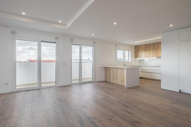 New 3 bedroom in Exclusive Development, Property for sale in EVW-047O8T