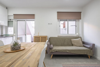 Renovated 1-Bedroom Apartment in Baixa da Banheira, Property for sale in EVW-047R0A