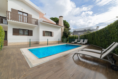 Fantastic 5-bedroom house with pool on Costa da Caparica, Property for sale in EVW-046ZX4