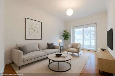 Bright 1-bedroom with Laundry and 3 Balconies — Picoas | Saldanha, Property for sale in EVW-047RZ2