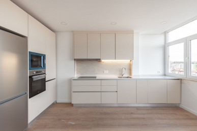 Renovated 2 bedroom apartment in Ameixoeira, Property for sale in EVW-0479FM