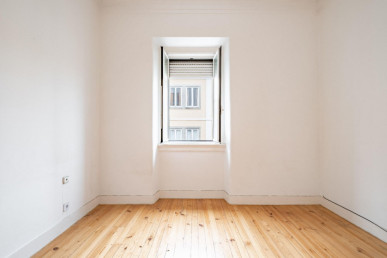 3-bedroom apartment with river view, Property for sale in São Vicente, Lisbon, EVW-0469FW