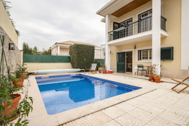 5-Bedroom house with pool in Carcavelos, Property for sale in Lisbon, Lisbon, EVW-030UIM