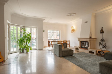 5-Bedroom house with pool in Carcavelos, Property for sale in Lisbon, Lisbon, EVW-030UIM