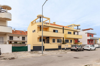 5 Bedr. Villa with Pool in Pinhal Novo, Property for sale in EVW-046UUI