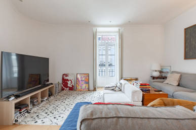 3 bedroom apartment with Parking in Campolide, Property for sale in Campolide, Lisbon, EVW-0479GB