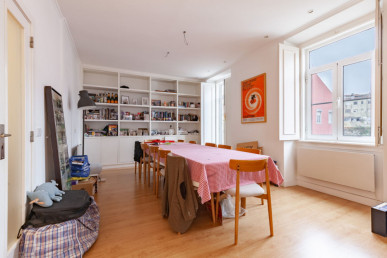 3 bedroom apartment with Parking in Campolide, Property for sale in Campolide, Lisbon, EVW-0479GB