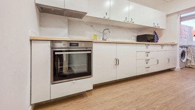 Renovated 4-Bedroom in Central Carnaxide, Property for sale in Lisbon, Lisbon, EVW-046ZEX