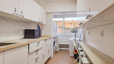 Renovated 4-Bedroom in Central Carnaxide, Property for sale in Lisbon, Lisbon, EVW-046ZEX