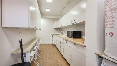 Renovated 4-Bedroom in Central Carnaxide, Property for sale in Lisbon, Lisbon, EVW-046ZEX