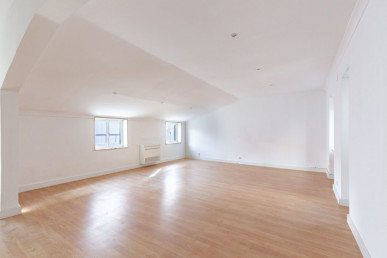 Luxury 2-Bedroom Penthouse with Balcony in Estrela, Property for sale in Estrela, Lisbon, EVW-046XVD