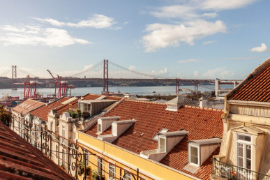 Luxury 2-Bedroom Penthouse with Balcony in Estrela, Property for sale in Estrela, Lisbon, EVW-046XVD