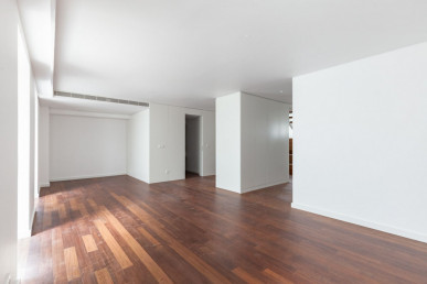 Extraordinary 3-Bedroom Duplex with Private Garden in the Heart of Arroios, Property for sale in Arroios, Lisbon, EVW-04673X