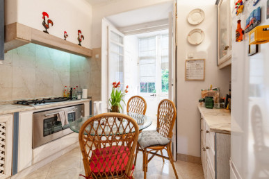 4-bedroom apartment with excellent light on Avenida Almirante Reis, Property for sale in Arroios, Lisbon, EVW-04790X