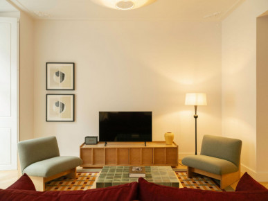 Elegant Serviced 2-bedroom Apartment with Terrace in Lisbon's historic center, Property for sale in Lisbon, Lisbon, EVW-046ZVL