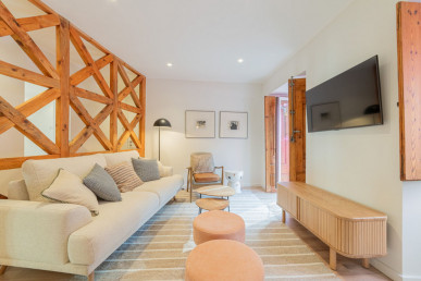 2-bedroom apartment with pool and terrace near Avenida da Liberdade, Property for sale in Lisbon, Lisbon, EVW-047IOD