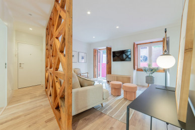 2-bedroom apartment with pool and terrace near Avenida da Liberdade, Property for sale in Lisbon, Lisbon, EVW-047IOD