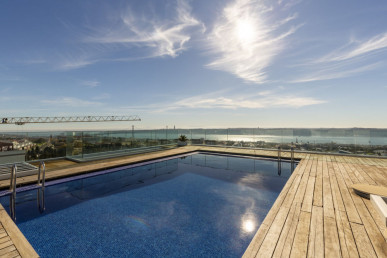 Luxurious 4-bedroom apartment in the heart of Restelo, Property for sale in Lisbon, Lisbon, EVW-04768M