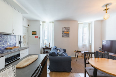 Renovated and Furnished T3 with AL License in Penha de França, Property for sale in Penha de França, Lisbon, EVW-047HNG