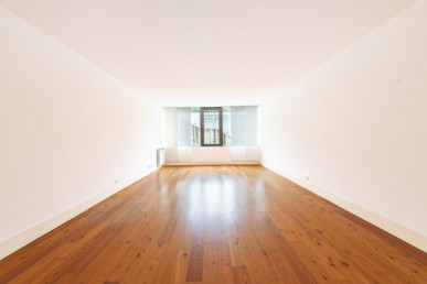Three-bedroom apartment with parking in private condominium with pool in São Vicente, Property for sale in São Vicente, Lisbon, EVW-047F8S