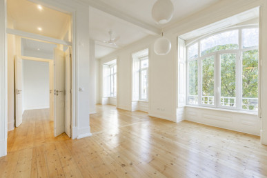 2+1 Bedroom apartment Marquês de Pombal, Property for sale in Lisbon, Lisbon, EVW-04711G