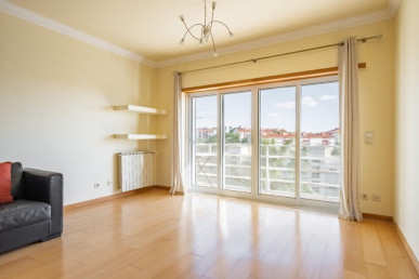 3-Bedroom Apartment with Sea View in Paço de Arcos, Property for sale in Lisbon, Lisbon, EVW-046UCQ