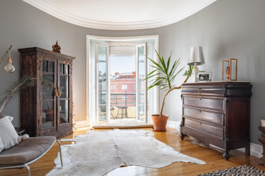 Renovated 4-bedroom apartment in Art Deco building in Anjos, Property for sale in Arroios, Lisbon, EVW-04760X