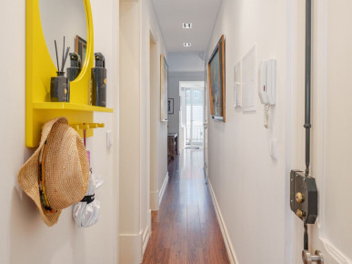 Renovated 2 bedroom apartment with two terraces in Campolide, Property for sale in Campolide, Lisbon, EVW-047BV9