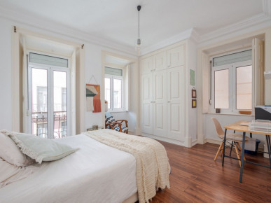 Renovated 2 bedroom apartment with two terraces in Campolide, Property for sale in Campolide, Lisbon, EVW-047BV9