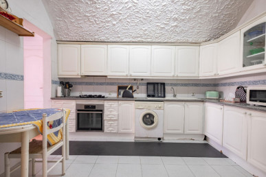 4 bedroom apartment with terrace and views in Amadora, Property for sale in Amadora, Lisbon, EVW-0469MJ