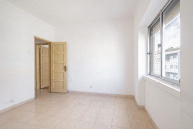 3-bedroom duplex with attic use, Property for sale in EVW-046VHV