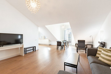 Spacious 2-bedroom with river view in Santos Design District, Property for sale in Misericórdia, Lisbon, EVW-046U5L