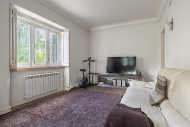 Detached House with 1,300 sqm Land in Alvalade, Property for sale in Lisbon, Lisbon, EVW-046Z13
