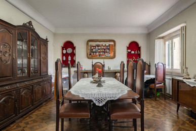 Detached House with 1,300 sqm Land in Alvalade, Property for sale in Lisbon, Lisbon, EVW-046Z13