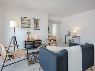 Renovated T3 near Colombo Shopping Center, Property for sale in Benfica, Lisbon, EVW-0478A8