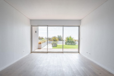 2 bedroom apartment with sea view in Sesimbra, Property for sale in EVW-030N8N