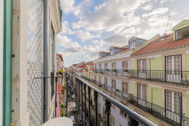 Charming 2-Bedroom Apartment with city view, Property for sale in Lisbon, Lisbon, EVW-0469DK