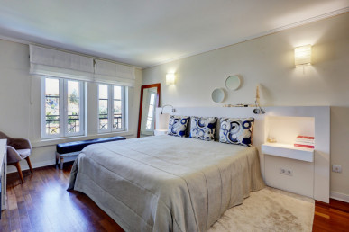 3 + 1 bedroom duplex flat with sea view, in Estoril, Property for sale in DL32215