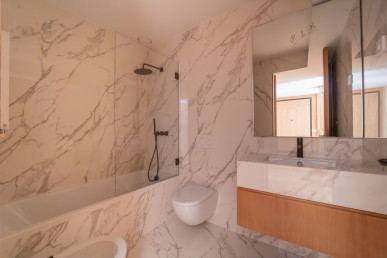 New 1 bedroom flat, with balcony, in Rua de Camões, Property for sale in Cedofeita, Santo Ildefonso, Sé, Miragaia, São Nicolau e Vitória, Porto, DL33642