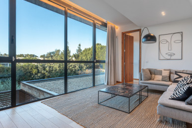 4 bedroom villa, near the beach, inserted in Troia Resort, Property for sale in DL33661