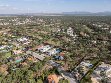 Land with 1,400m2, with Golf view, in Herdade da Aroeira, Property for sale in DL35115