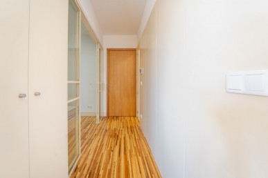 1 bedroom flat with storage room, in downtown Porto, Property for sale in Cedofeita, Santo Ildefonso, Sé, Miragaia, São Nicolau e Vitória, Porto, DL34804